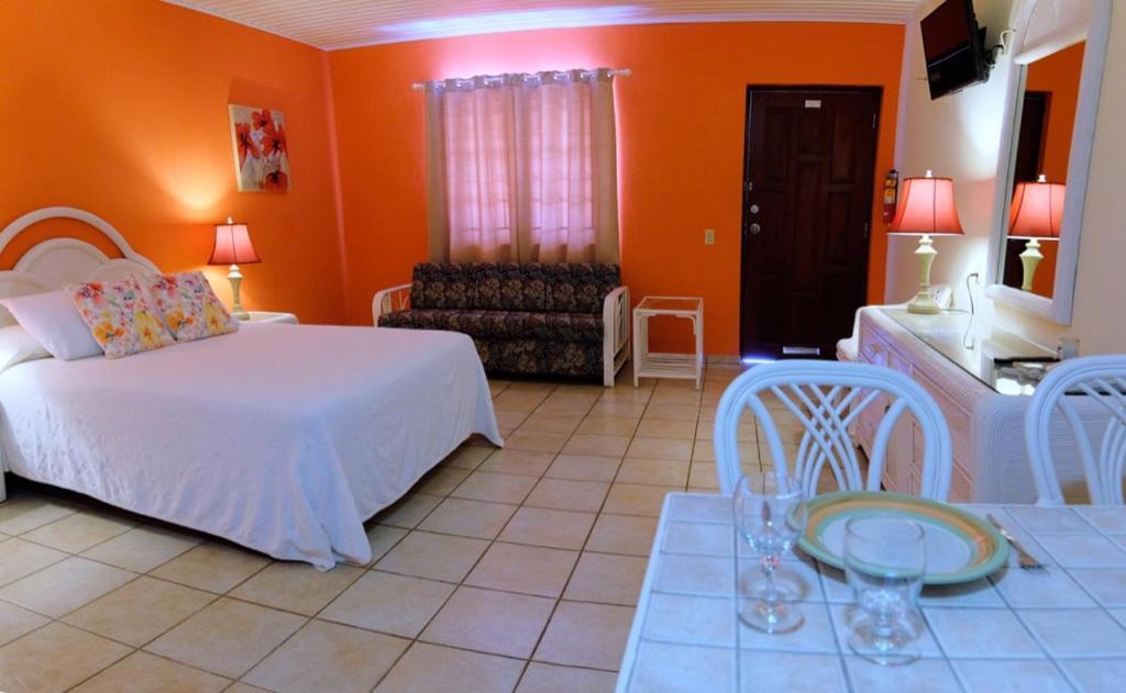 Aruba Quality Apartments & Suites Palm Beach Exterior photo