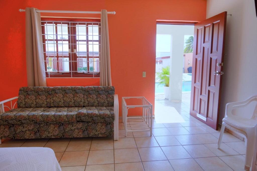 Aruba Quality Apartments & Suites Palm Beach Exterior photo