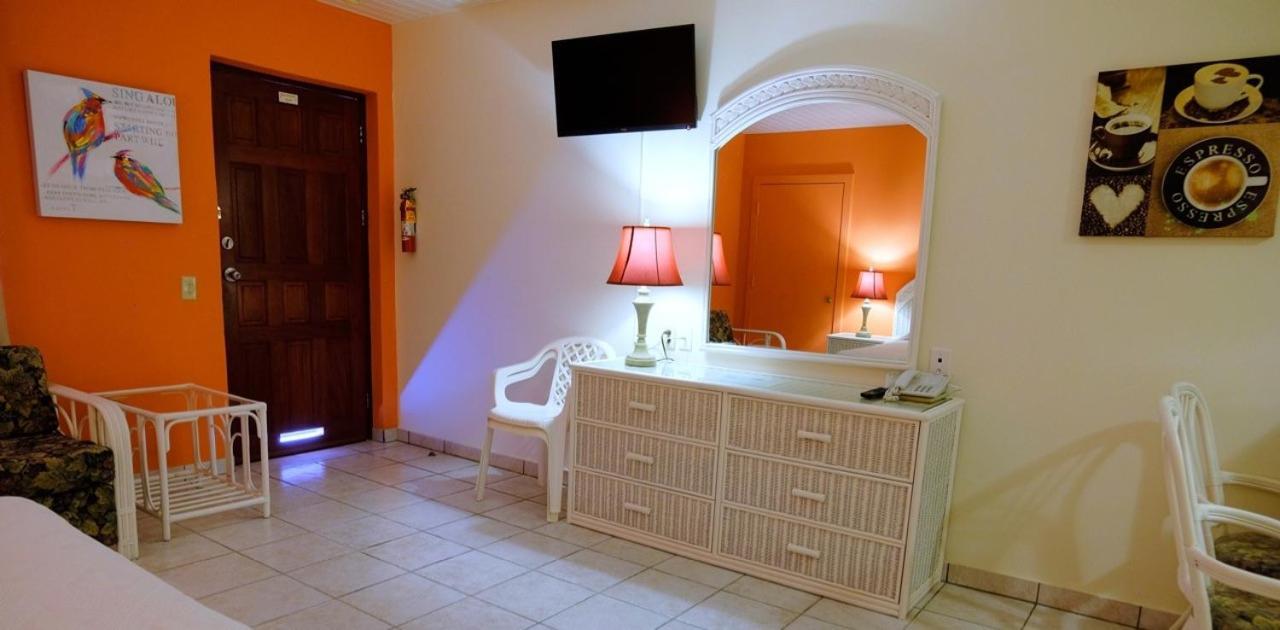 Aruba Quality Apartments & Suites Palm Beach Exterior photo