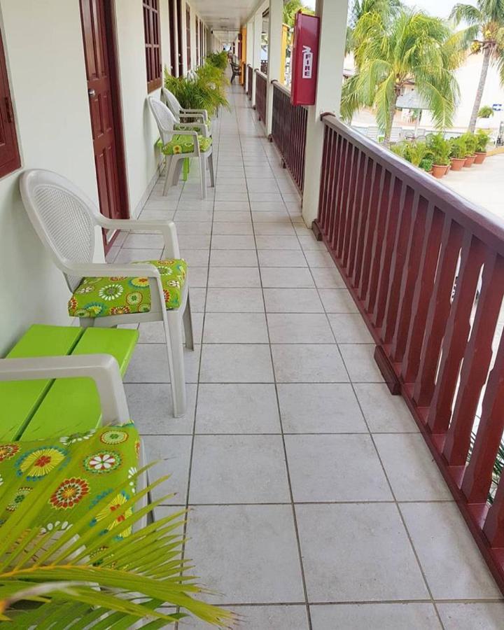 Aruba Quality Apartments & Suites Palm Beach Exterior photo